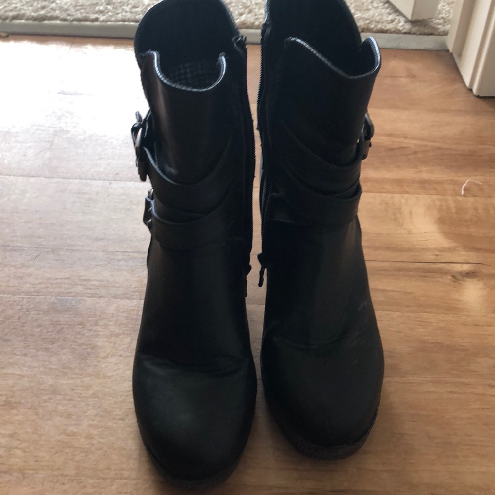 Heeled booties